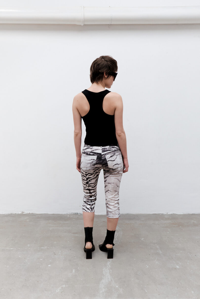 Desired Capris - Image 4